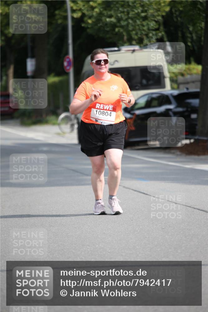 15.06.2025 - REWE Women's Run Jannik Wohlers http://msf.ph/oto/7942417 15.06.2025 10:00:27 Laufen 10804 meine-sportfotos.de