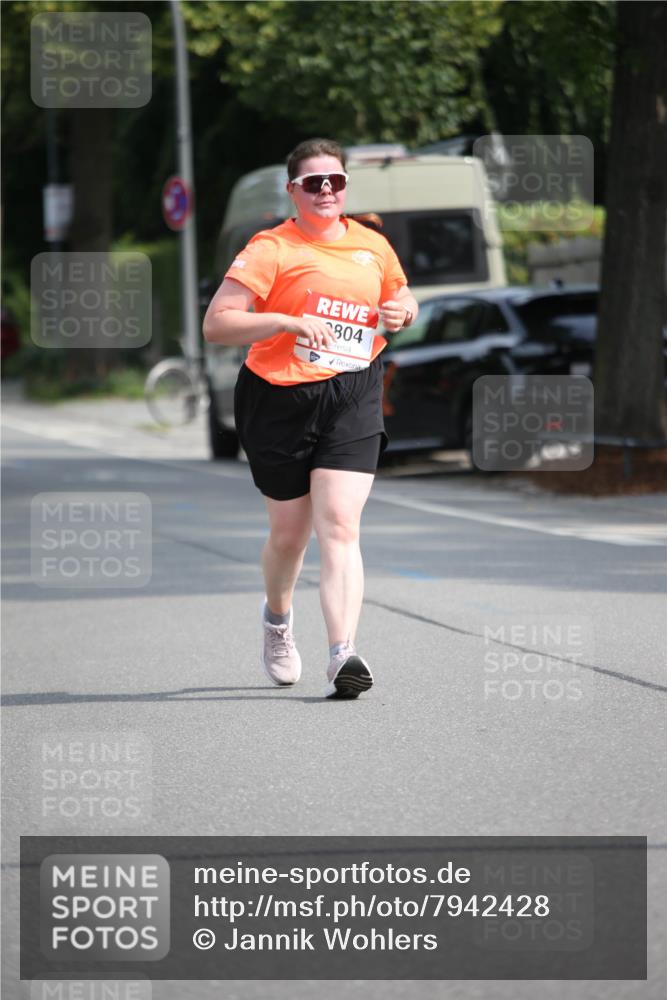 15.06.2025 - REWE Women's Run Jannik Wohlers http://msf.ph/oto/7942428 15.06.2025 10:00:27 Laufen 804 meine-sportfotos.de