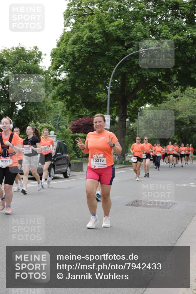 15.06.2025 - REWE Women's Run Jannik Wohlers http://msf.ph/oto/7942433 15.06.2025 08:28:38 Laufen 10351, 10806, 13, 10316 meine-sportfotos.de