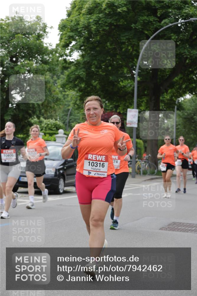 15.06.2025 - REWE Women's Run Jannik Wohlers http://msf.ph/oto/7942462 15.06.2025 08:28:39 Laufen 10713, 10806, 10316, 74 meine-sportfotos.de