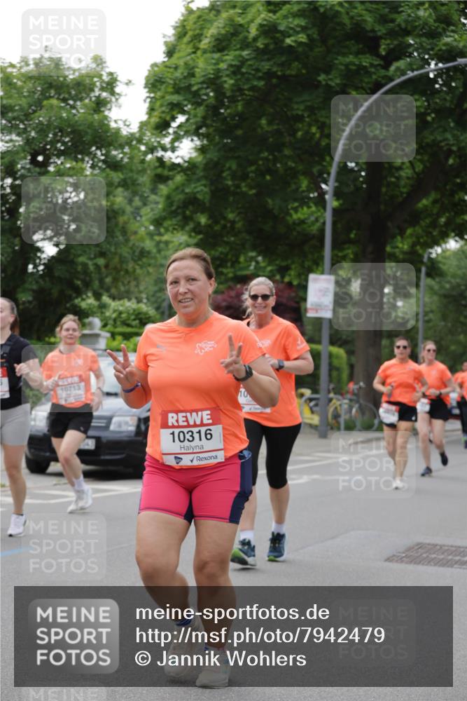 15.06.2025 - REWE Women's Run Jannik Wohlers http://msf.ph/oto/7942479 15.06.2025 08:28:39 Laufen 10713, 10316 meine-sportfotos.de