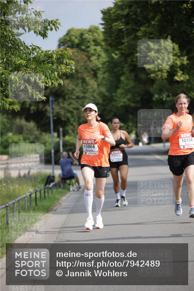 15.06.2025 - REWE Women's Run Jannik Wohlers http://msf.ph/oto/7942489 15.06.2025 08:46:44 Laufen 10864, 10865, 10158 meine-sportfotos.de