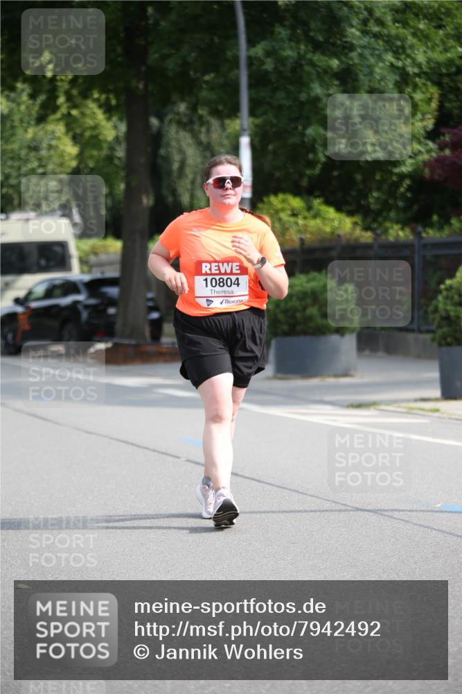15.06.2025 - REWE Women's Run Jannik Wohlers http://msf.ph/oto/7942492 15.06.2025 10:00:30 Laufen 10804 meine-sportfotos.de