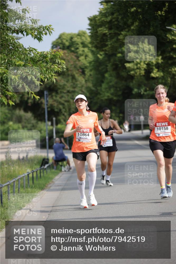 15.06.2025 - REWE Women's Run Jannik Wohlers http://msf.ph/oto/7942519 15.06.2025 08:46:44 Laufen 10864, 865, 10158 meine-sportfotos.de