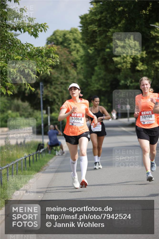 15.06.2025 - REWE Women's Run Jannik Wohlers http://msf.ph/oto/7942524 15.06.2025 08:46:44 Laufen 10864, 65, 10158 meine-sportfotos.de