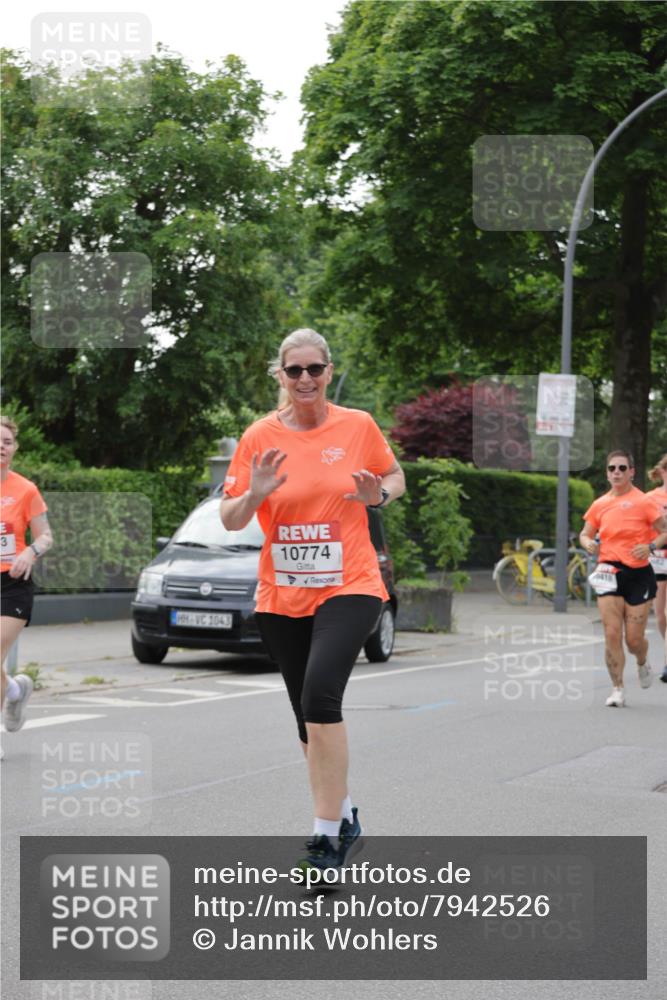15.06.2025 - REWE Women's Run Jannik Wohlers http://msf.ph/oto/7942526 15.06.2025 08:28:40 Laufen 1043, 10774 meine-sportfotos.de