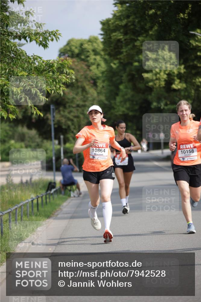 15.06.2025 - REWE Women's Run Jannik Wohlers http://msf.ph/oto/7942528 15.06.2025 08:46:44 Laufen 10864 meine-sportfotos.de