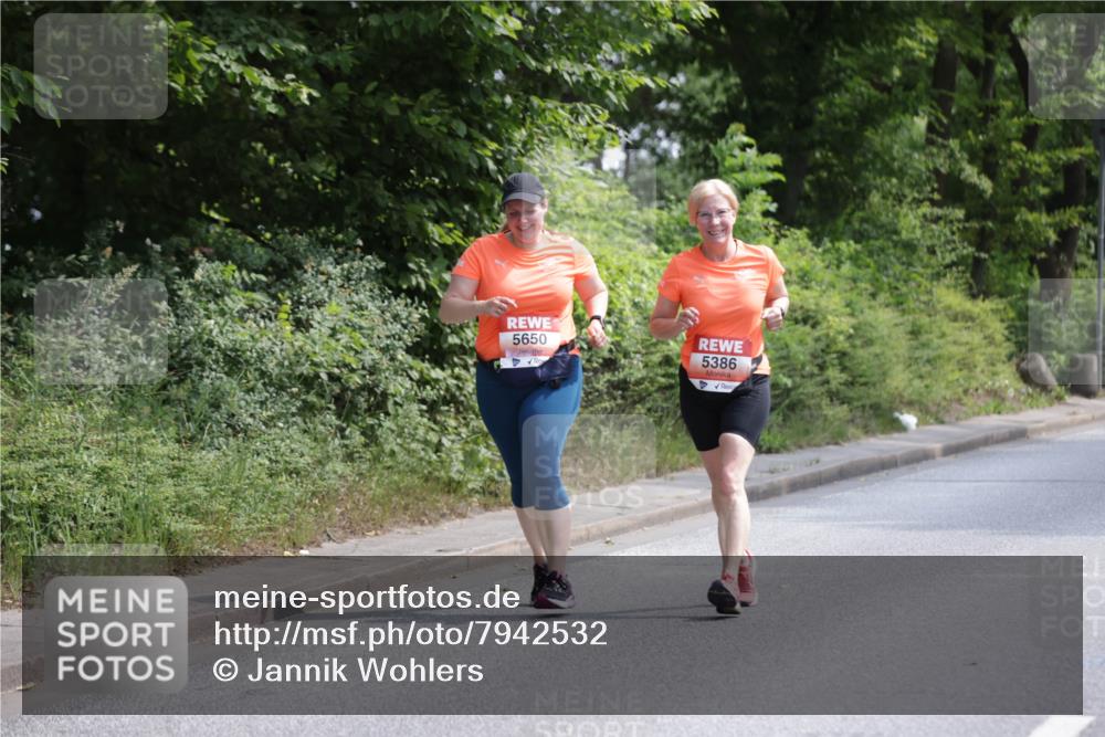 15.06.2025 - REWE Women's Run Jannik Wohlers http://msf.ph/oto/7942532 15.06.2025 10:15:57 Laufen 5650, 5386 meine-sportfotos.de