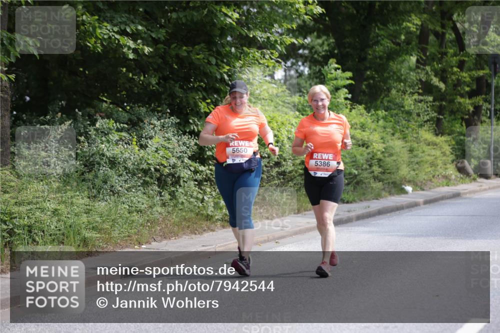 15.06.2025 - REWE Women's Run Jannik Wohlers http://msf.ph/oto/7942544 15.06.2025 10:15:57 Laufen 5650, 5386 meine-sportfotos.de