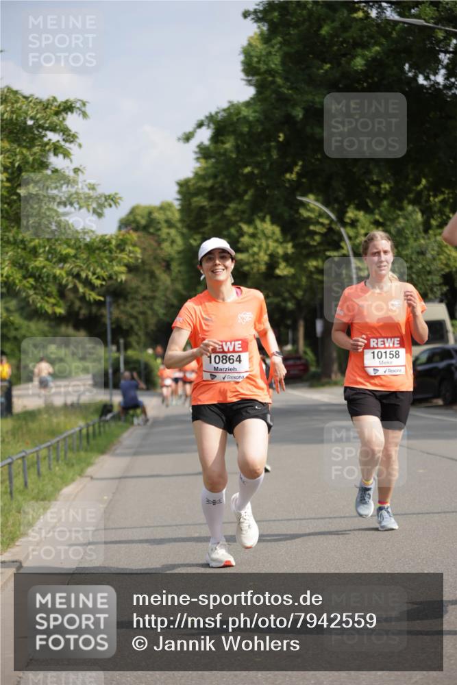 15.06.2025 - REWE Women's Run Jannik Wohlers http://msf.ph/oto/7942559 15.06.2025 08:46:46 Laufen 10864, 10158 meine-sportfotos.de