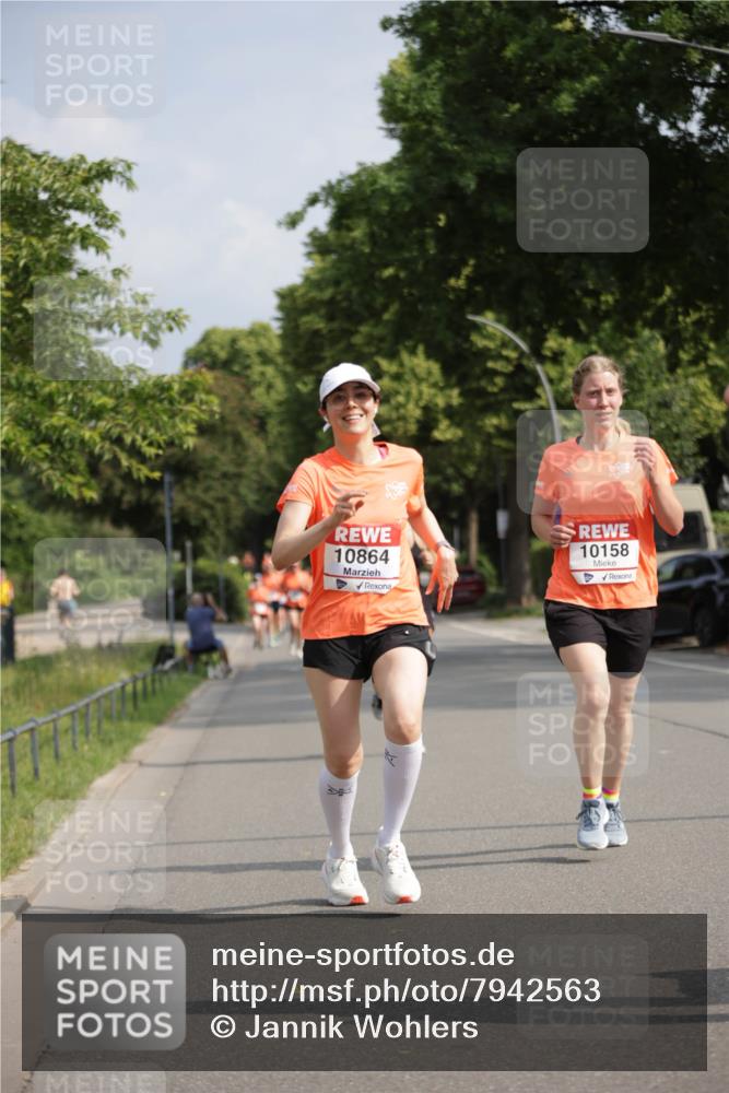 15.06.2025 - REWE Women's Run Jannik Wohlers http://msf.ph/oto/7942563 15.06.2025 08:46:46 Laufen 10864, 10158 meine-sportfotos.de