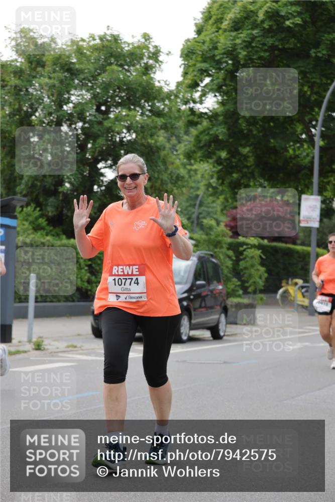 15.06.2025 - REWE Women's Run Jannik Wohlers http://msf.ph/oto/7942575 15.06.2025 08:28:41 Laufen 10774, 0418 meine-sportfotos.de