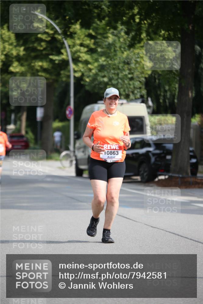 15.06.2025 - REWE Women's Run Jannik Wohlers http://msf.ph/oto/7942581 15.06.2025 10:00:42 Laufen 10863 meine-sportfotos.de