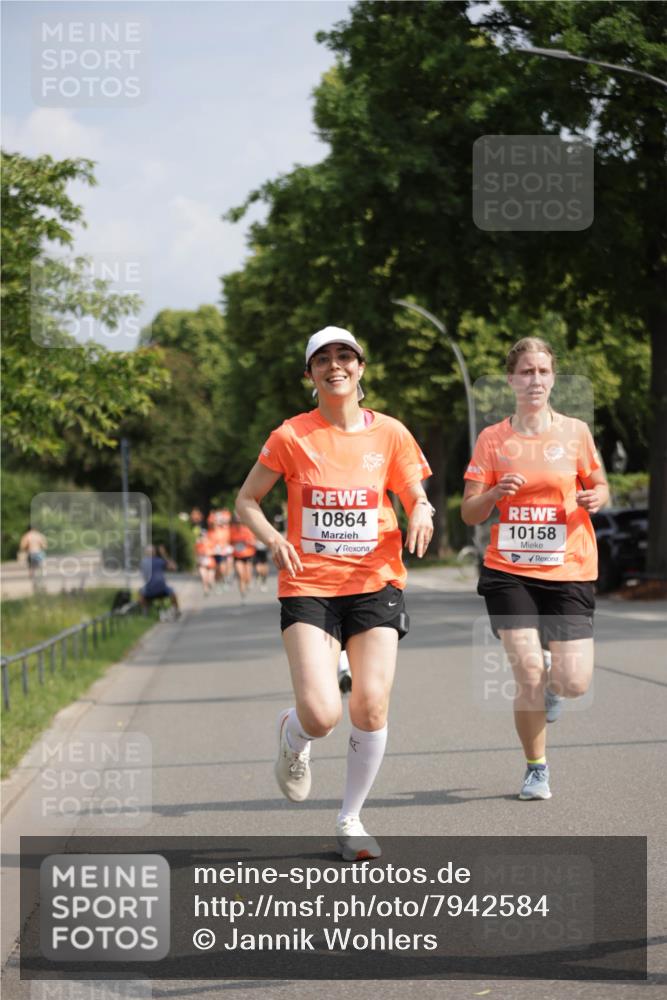 15.06.2025 - REWE Women's Run Jannik Wohlers http://msf.ph/oto/7942584 15.06.2025 08:46:47 Laufen 10864, 10158 meine-sportfotos.de