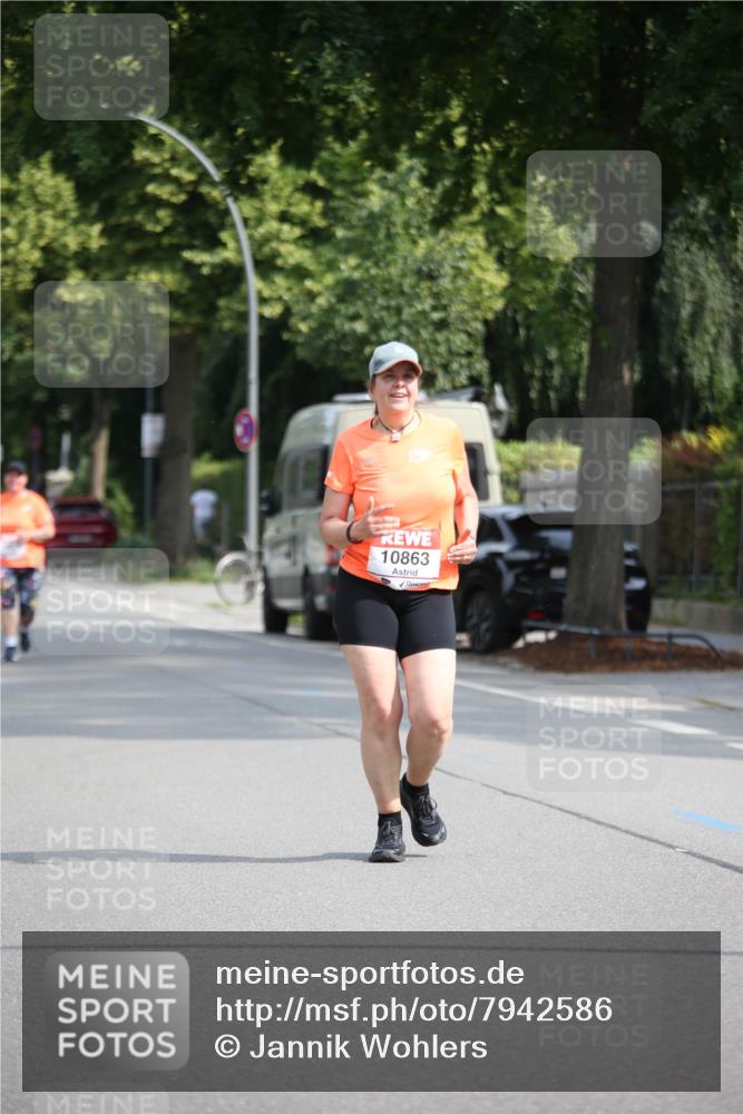 15.06.2025 - REWE Women's Run Jannik Wohlers http://msf.ph/oto/7942586 15.06.2025 10:00:43 Laufen 10863 meine-sportfotos.de