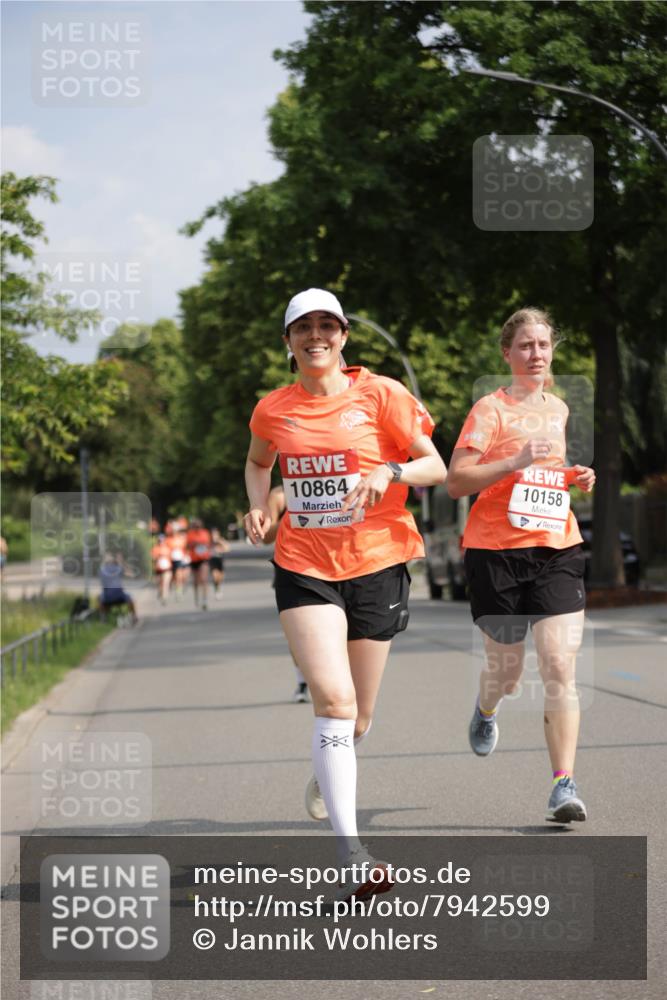 15.06.2025 - REWE Women's Run Jannik Wohlers http://msf.ph/oto/7942599 15.06.2025 08:46:47 Laufen 10864, 10158 meine-sportfotos.de