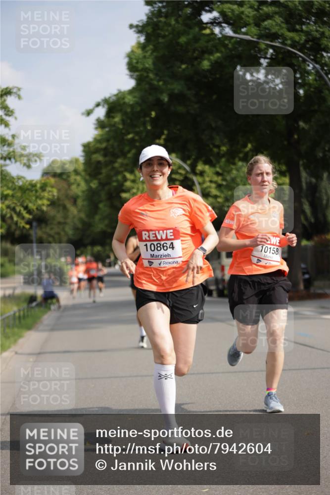 15.06.2025 - REWE Women's Run Jannik Wohlers http://msf.ph/oto/7942604 15.06.2025 08:46:47 Laufen 10864, 10158 meine-sportfotos.de