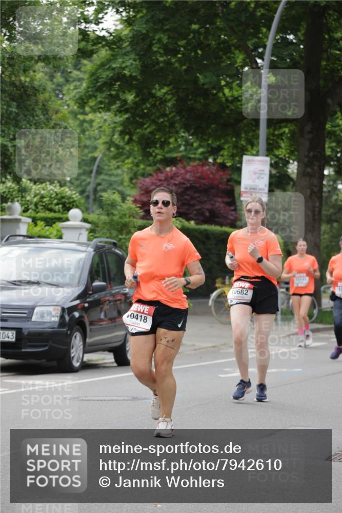 15.06.2025 - REWE Women's Run Jannik Wohlers http://msf.ph/oto/7942610 15.06.2025 08:28:42 Laufen 1043, 0418, 10143, 10682 meine-sportfotos.de