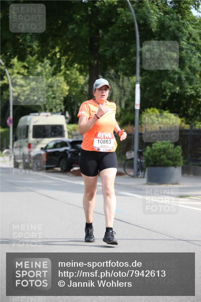 15.06.2025 - REWE Women's Run Jannik Wohlers http://msf.ph/oto/7942613 15.06.2025 10:00:45 Laufen 10863 meine-sportfotos.de