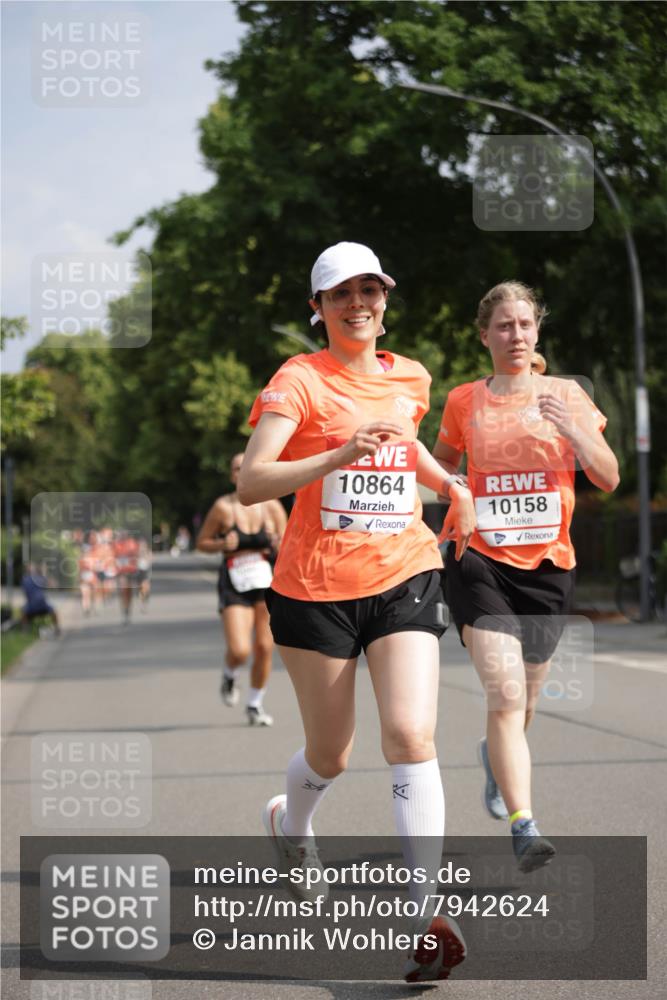 15.06.2025 - REWE Women's Run Jannik Wohlers http://msf.ph/oto/7942624 15.06.2025 08:46:47 Laufen 10864, 10158 meine-sportfotos.de