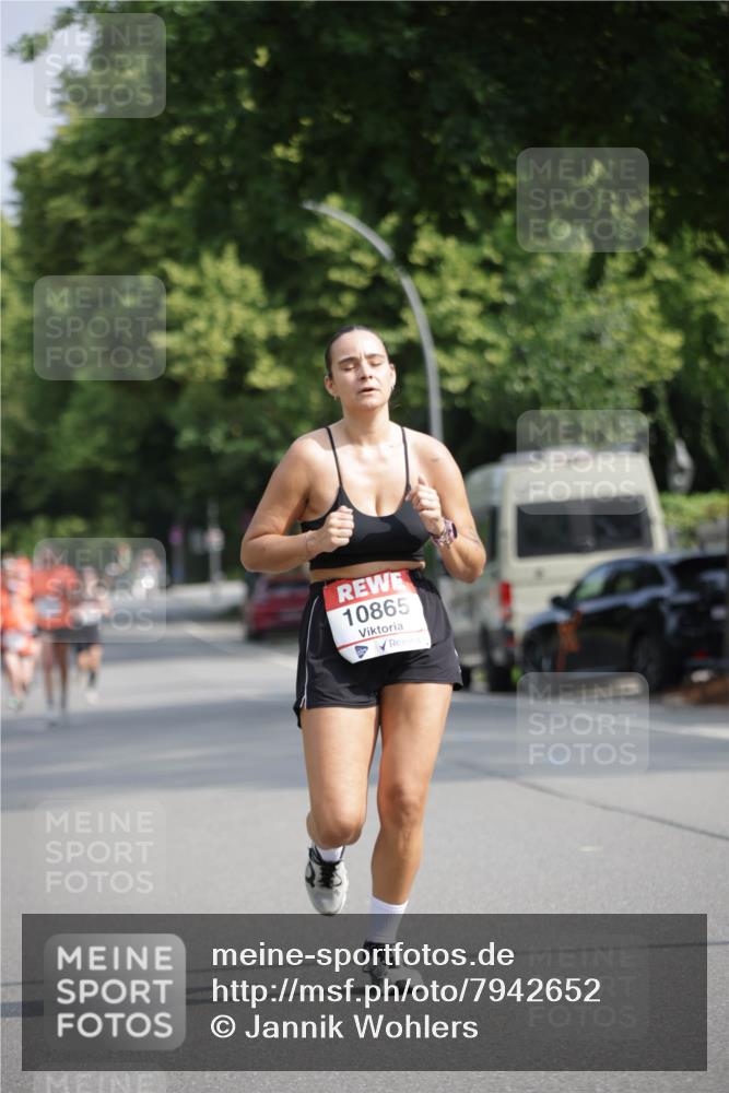 15.06.2025 - REWE Women's Run Jannik Wohlers http://msf.ph/oto/7942652 15.06.2025 08:46:49 Laufen 10865 meine-sportfotos.de