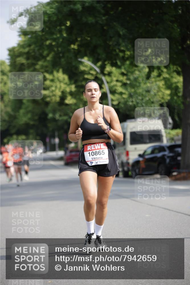 15.06.2025 - REWE Women's Run Jannik Wohlers http://msf.ph/oto/7942659 15.06.2025 08:46:49 Laufen 10865 meine-sportfotos.de