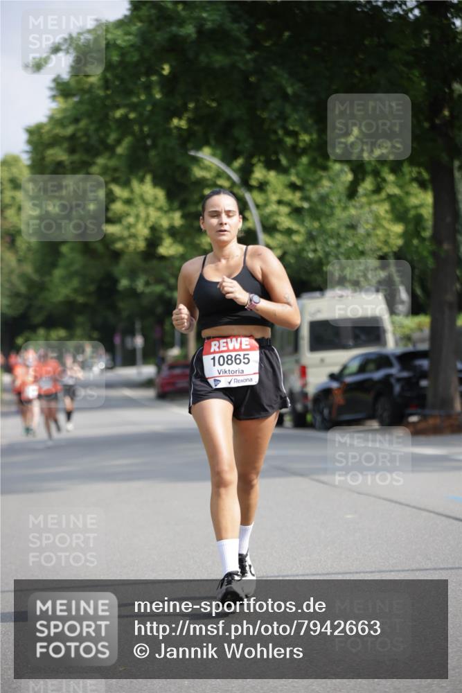 15.06.2025 - REWE Women's Run Jannik Wohlers http://msf.ph/oto/7942663 15.06.2025 08:46:49 Laufen 10865 meine-sportfotos.de