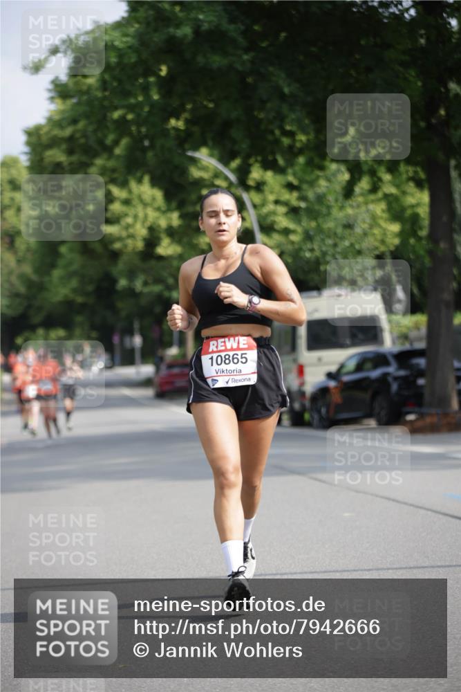 15.06.2025 - REWE Women's Run Jannik Wohlers http://msf.ph/oto/7942666 15.06.2025 08:46:49 Laufen 10865 meine-sportfotos.de