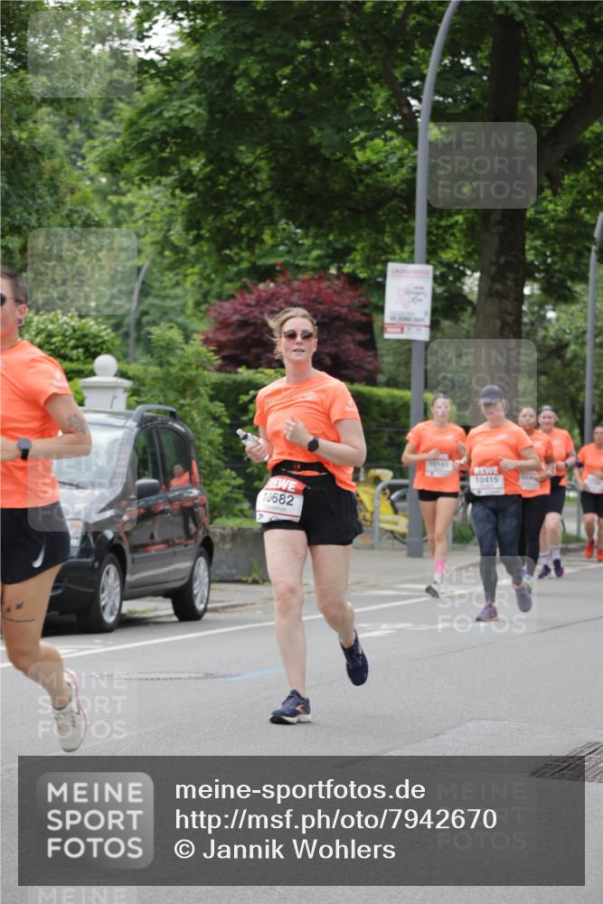 15.06.2025 - REWE Women's Run Jannik Wohlers http://msf.ph/oto/7942670 15.06.2025 08:28:43 Laufen 10682, 40415, 10415 meine-sportfotos.de