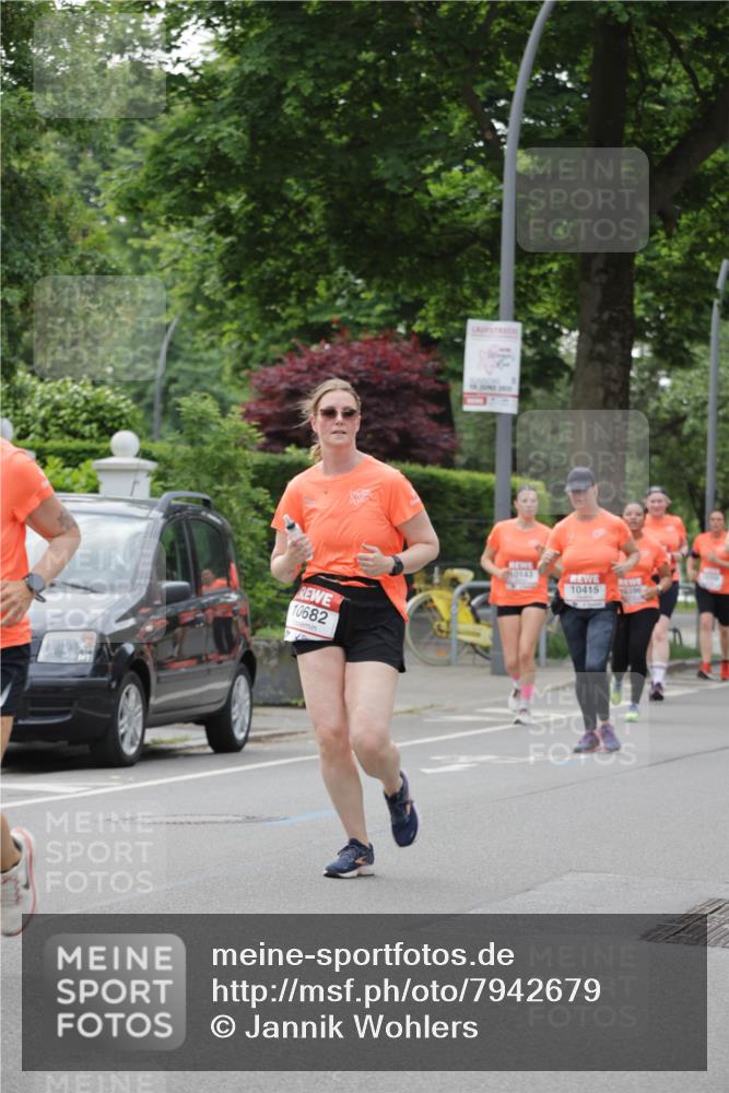 15.06.2025 - REWE Women's Run Jannik Wohlers http://msf.ph/oto/7942679 15.06.2025 08:28:43 Laufen 10682, 10415 meine-sportfotos.de