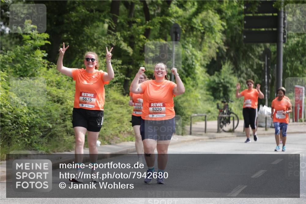 15.06.2025 - REWE Women's Run Jannik Wohlers http://msf.ph/oto/7942680 15.06.2025 10:16:08 Laufen 5675, 5168, 7, 5320 meine-sportfotos.de