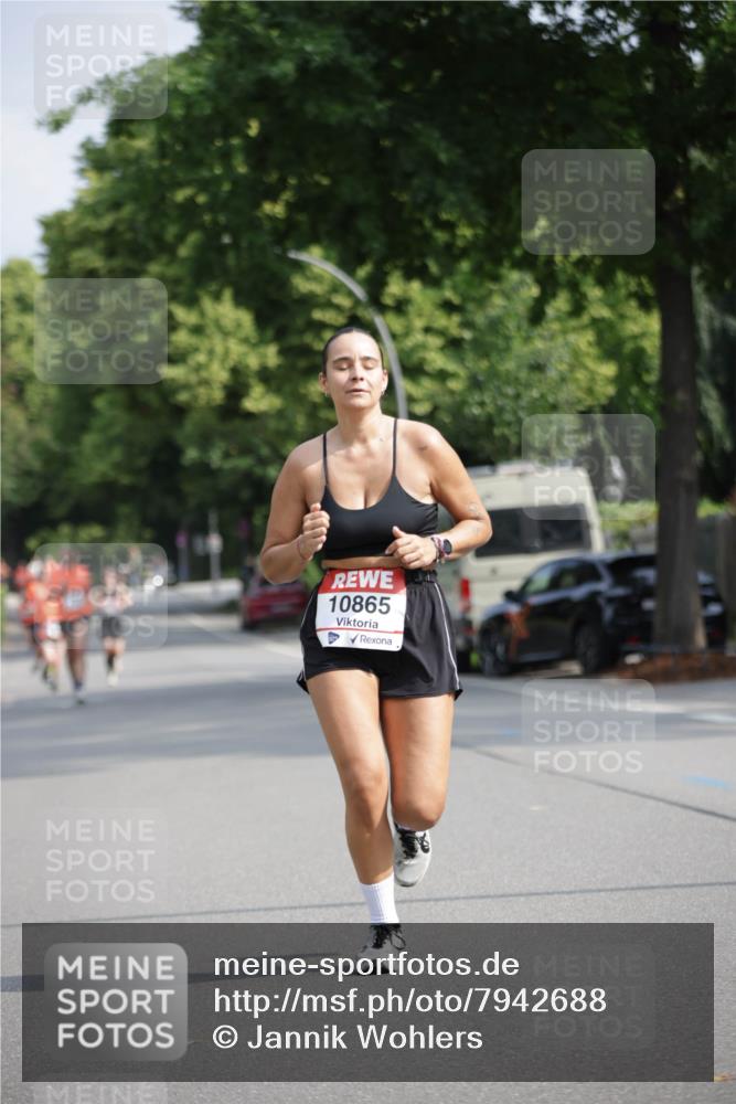 15.06.2025 - REWE Women's Run Jannik Wohlers http://msf.ph/oto/7942688 15.06.2025 08:46:49 Laufen 10865 meine-sportfotos.de