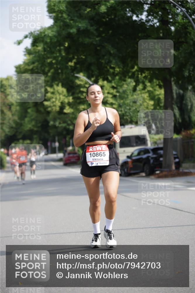 15.06.2025 - REWE Women's Run Jannik Wohlers http://msf.ph/oto/7942703 15.06.2025 08:46:49 Laufen 10865 meine-sportfotos.de