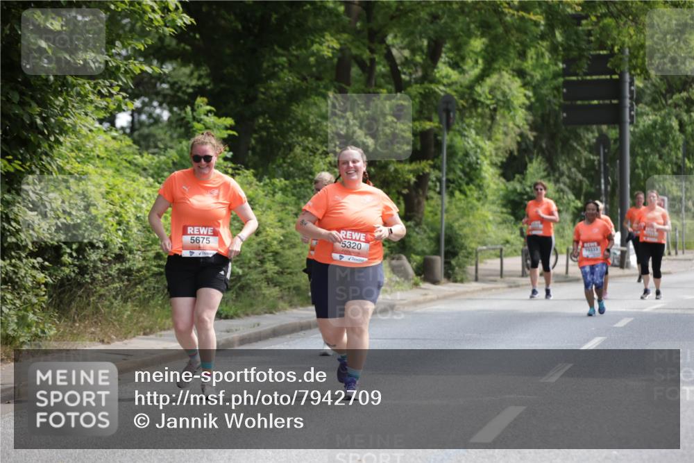 15.06.2025 - REWE Women's Run Jannik Wohlers http://msf.ph/oto/7942709 15.06.2025 10:16:11 Laufen 5675, 5320, 10333 meine-sportfotos.de