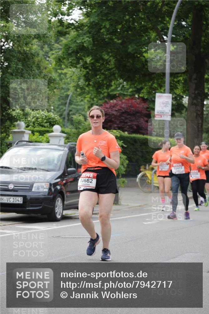15.06.2025 - REWE Women's Run Jannik Wohlers http://msf.ph/oto/7942717 15.06.2025 08:28:43 Laufen 1043, 10682, 10415 meine-sportfotos.de