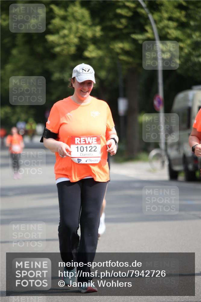 15.06.2025 - REWE Women's Run Jannik Wohlers http://msf.ph/oto/7942726 15.06.2025 10:00:55 Laufen 10122 meine-sportfotos.de