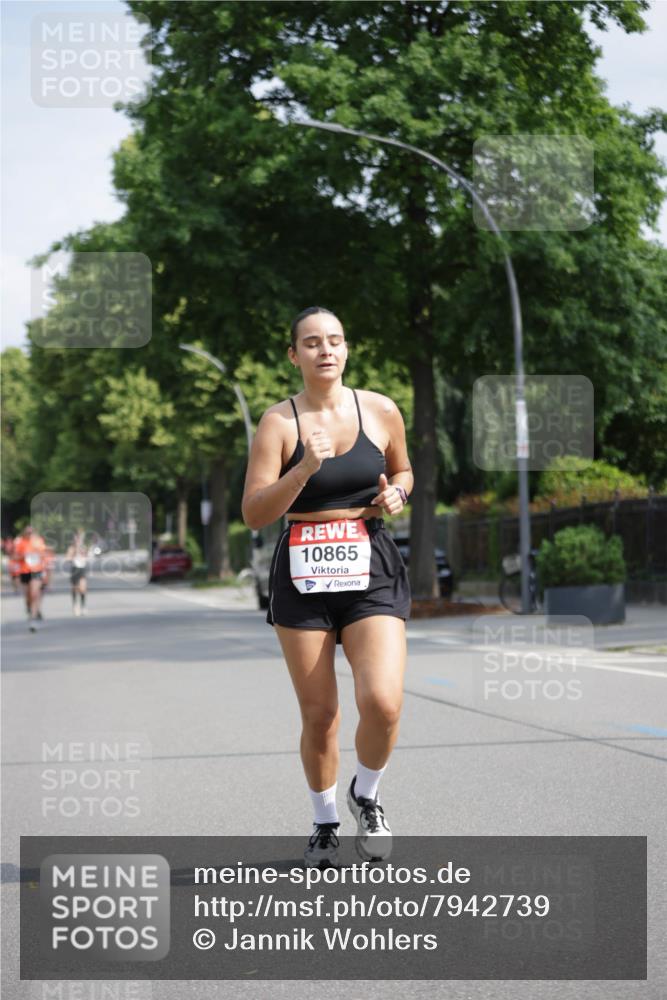 15.06.2025 - REWE Women's Run Jannik Wohlers http://msf.ph/oto/7942739 15.06.2025 08:46:50 Laufen 10865 meine-sportfotos.de