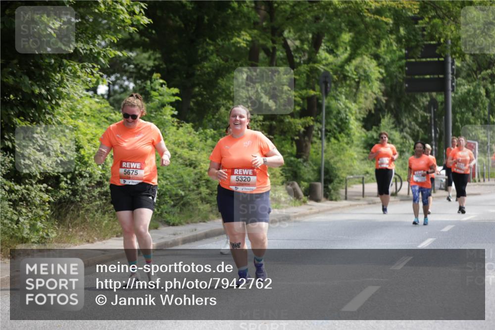 15.06.2025 - REWE Women's Run Jannik Wohlers http://msf.ph/oto/7942762 15.06.2025 10:16:11 Laufen 5675, 5320, 1035 meine-sportfotos.de