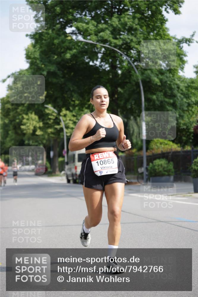 15.06.2025 - REWE Women's Run Jannik Wohlers http://msf.ph/oto/7942766 15.06.2025 08:46:50 Laufen 10865 meine-sportfotos.de