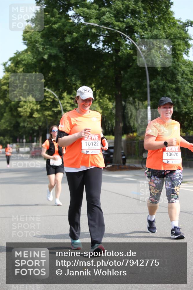 15.06.2025 - REWE Women's Run Jannik Wohlers http://msf.ph/oto/7942775 15.06.2025 10:00:58 Laufen 10122, 10670 meine-sportfotos.de