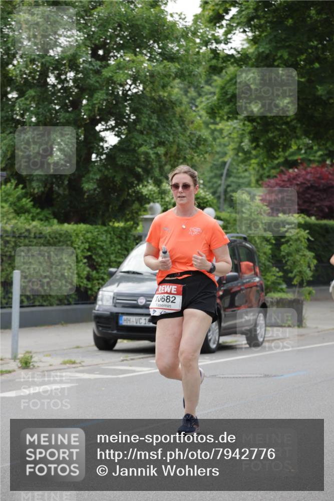 15.06.2025 - REWE Women's Run Jannik Wohlers http://msf.ph/oto/7942776 15.06.2025 08:28:44 Laufen 1, 10682 meine-sportfotos.de