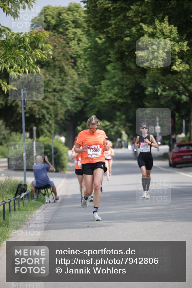 15.06.2025 - REWE Women's Run Jannik Wohlers http://msf.ph/oto/7942806 15.06.2025 08:46:53 Laufen 10060 meine-sportfotos.de