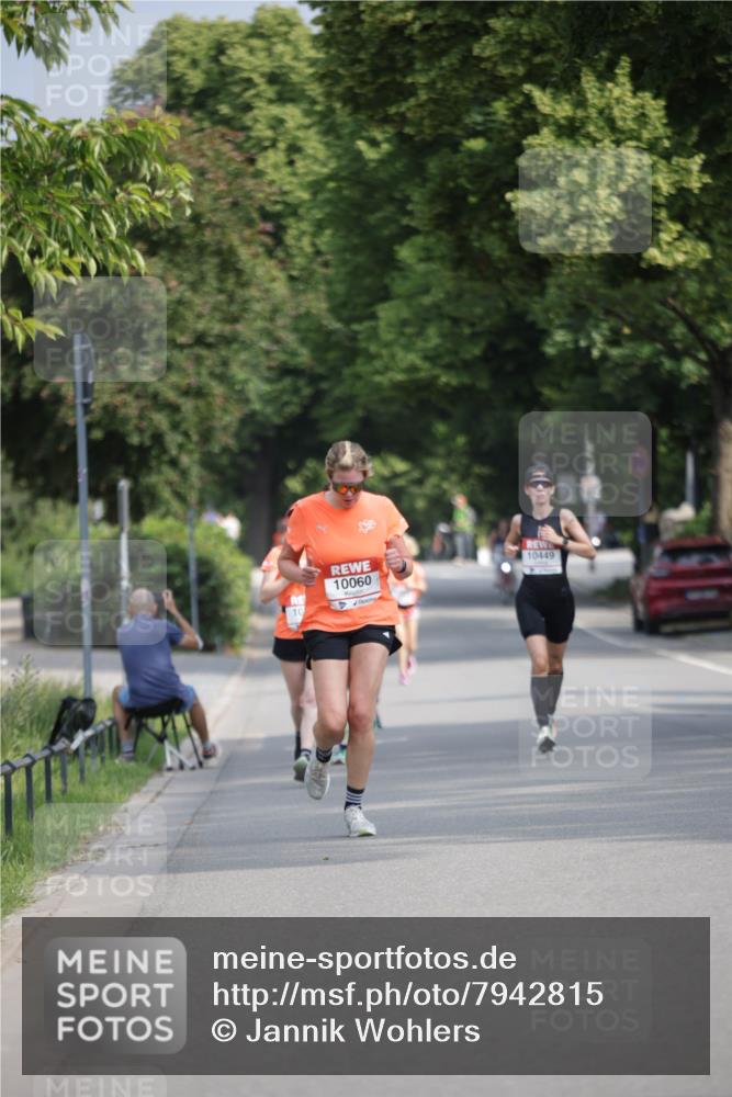 15.06.2025 - REWE Women's Run Jannik Wohlers http://msf.ph/oto/7942815 15.06.2025 08:46:54 Laufen 10060 meine-sportfotos.de