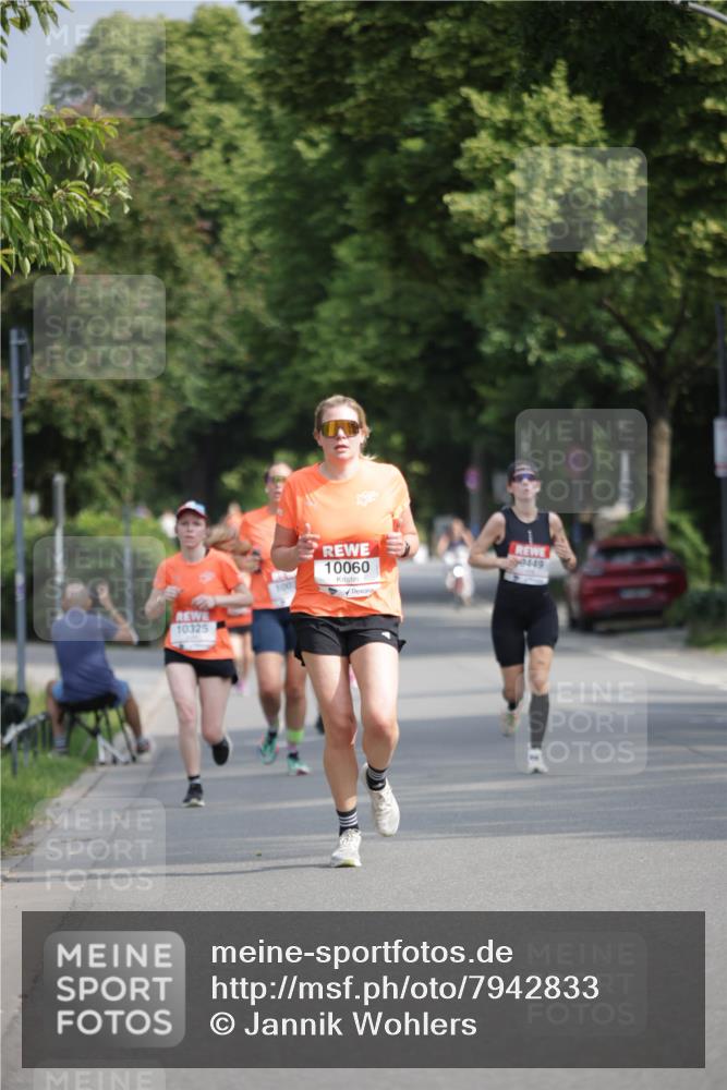 15.06.2025 - REWE Women's Run Jannik Wohlers http://msf.ph/oto/7942833 15.06.2025 08:46:55 Laufen 10325, 100, 10060, 0449 meine-sportfotos.de