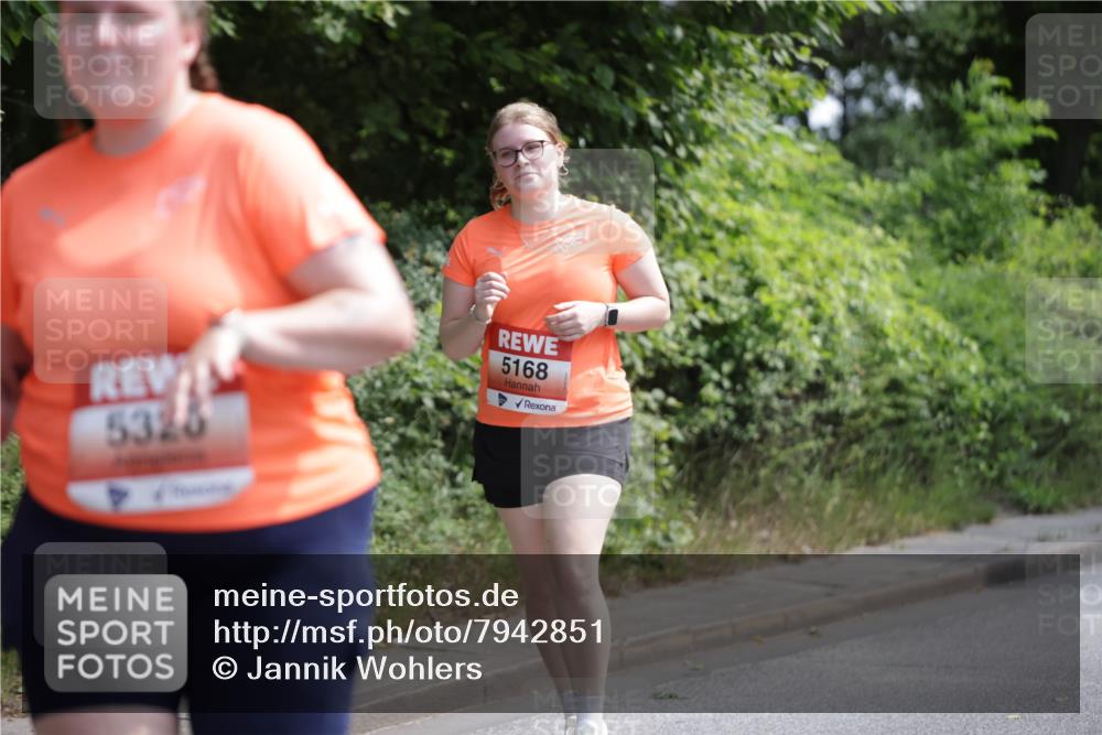 15.06.2025 - REWE Women's Run Jannik Wohlers http://msf.ph/oto/7942851 15.06.2025 10:16:16 Laufen 5325, 5168 meine-sportfotos.de