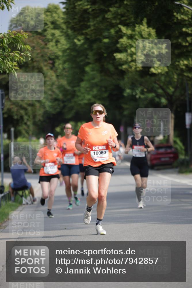 15.06.2025 - REWE Women's Run Jannik Wohlers http://msf.ph/oto/7942857 15.06.2025 08:46:55 Laufen 10060, 104 meine-sportfotos.de
