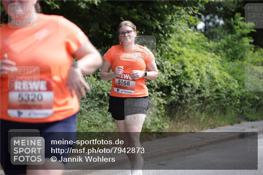 15.06.2025 - REWE Women's Run Jannik Wohlers http://msf.ph/oto/7942873 15.06.2025 10:16:16 Laufen 5320, 5168 meine-sportfotos.de