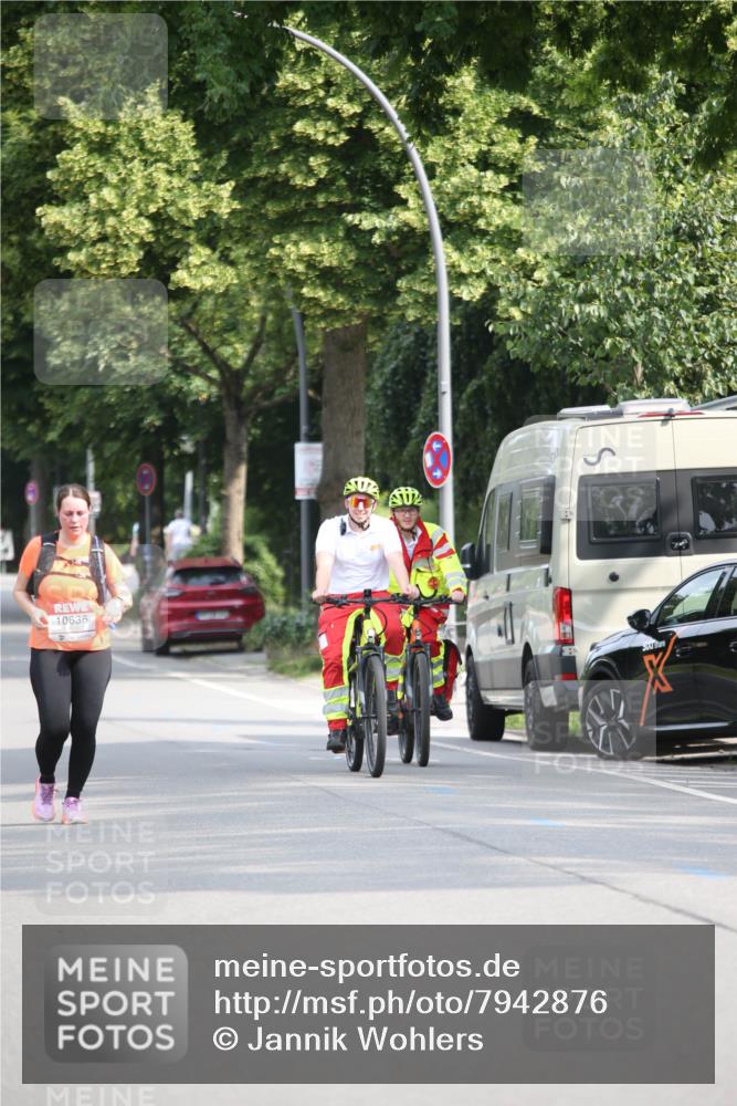 15.06.2025 - REWE Women's Run Jannik Wohlers http://msf.ph/oto/7942876 15.06.2025 10:01:08 Laufen 10636 meine-sportfotos.de