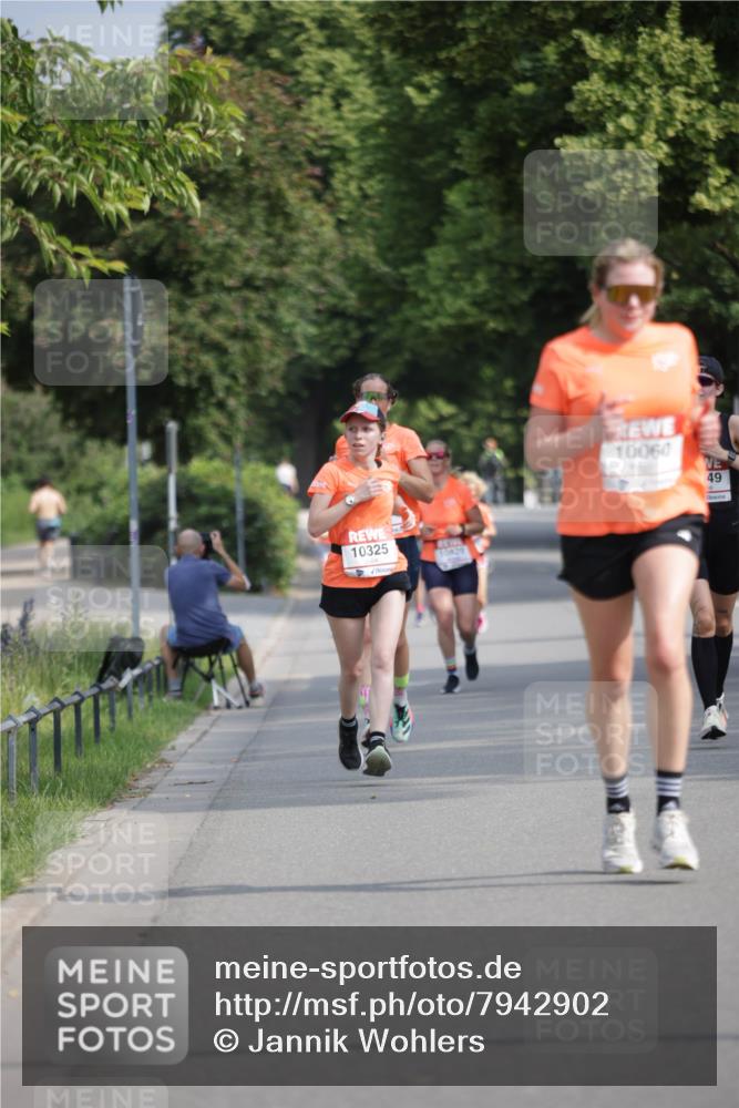 15.06.2025 - REWE Women's Run Jannik Wohlers http://msf.ph/oto/7942902 15.06.2025 08:46:56 Laufen 10325, 10060 meine-sportfotos.de
