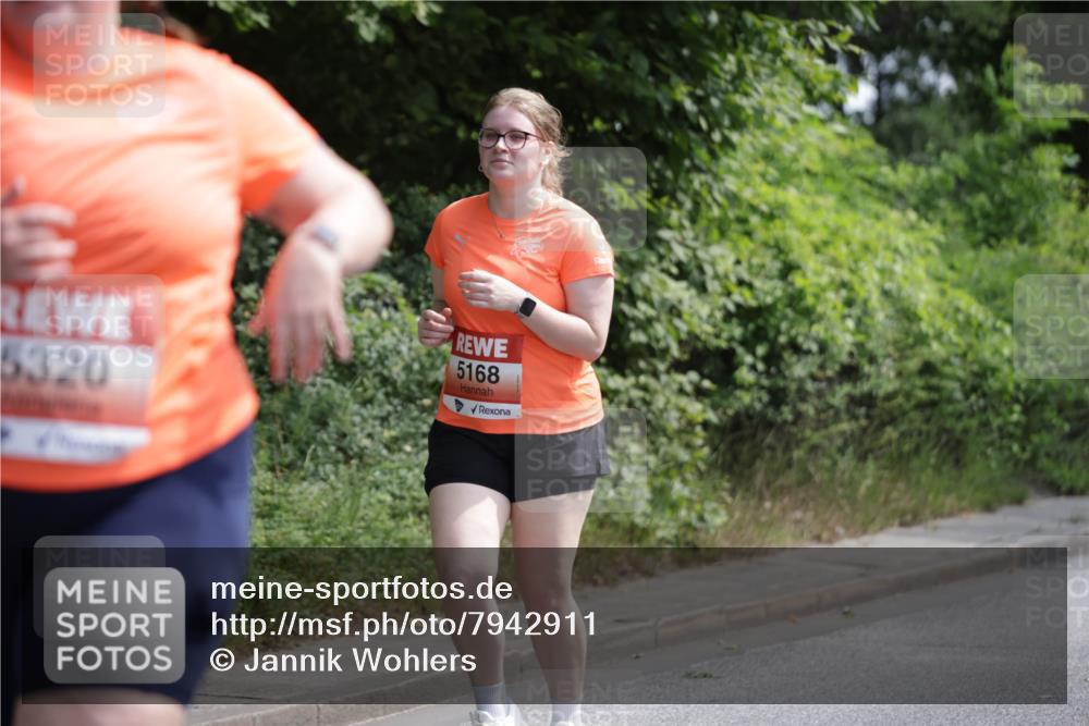 15.06.2025 - REWE Women's Run Jannik Wohlers http://msf.ph/oto/7942911 15.06.2025 10:16:16 Laufen 5320, 5168 meine-sportfotos.de
